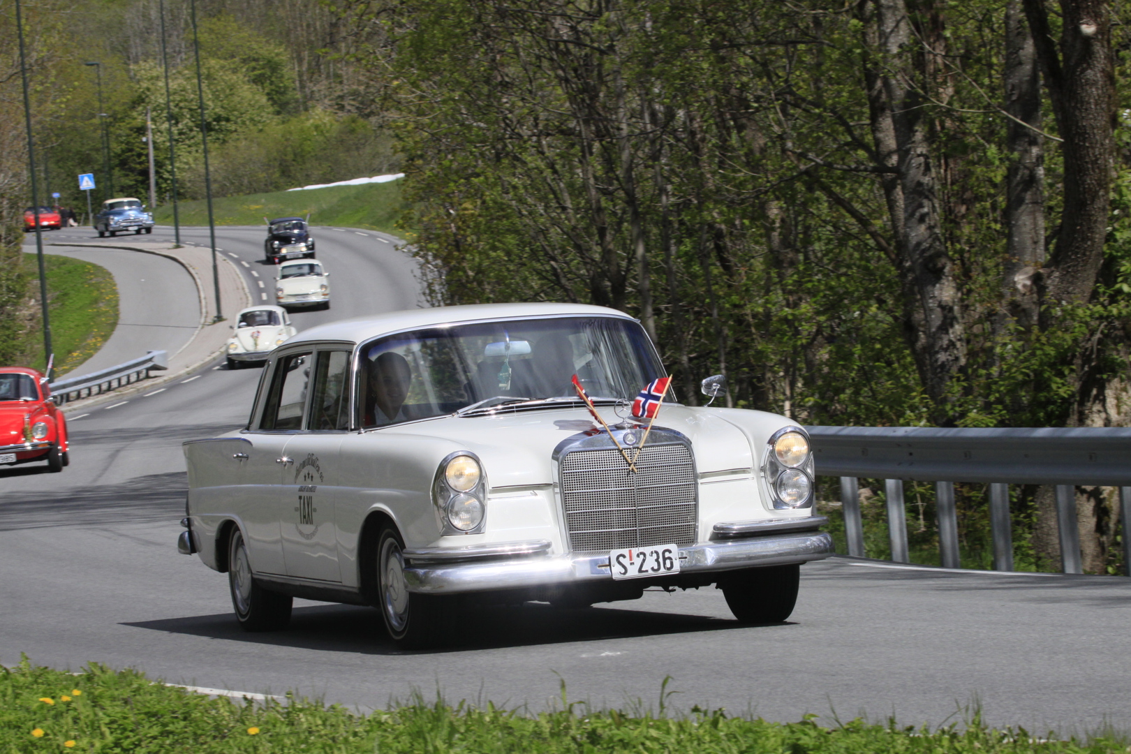 17. mai tog med veteranbiler 2023 